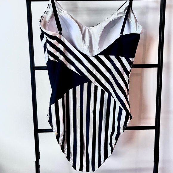 Summersalt Bathing Suit | Striped | Size 8 - Picture 3 of 5